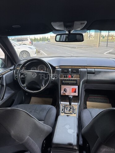Mercedes E 220-14