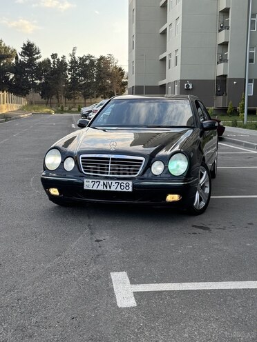 Mercedes E 220-13