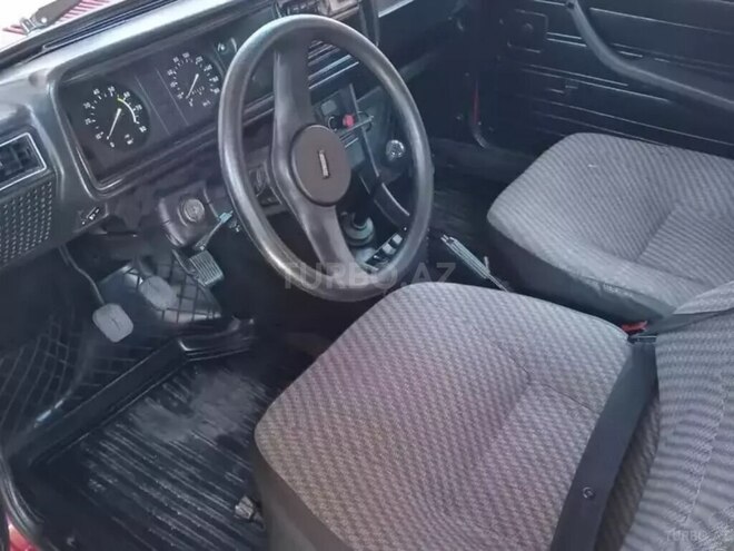 LADA (VAZ) 2107-2
