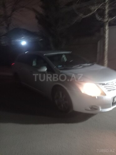 Toyota Avensis-2
