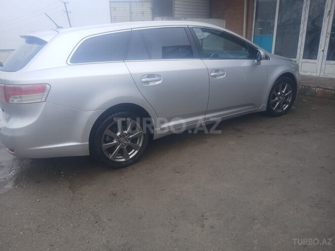 Toyota Avensis-9