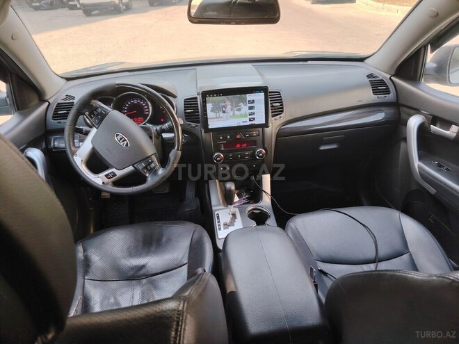 Kia Sorento-8
