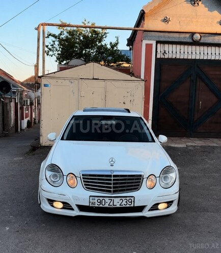 Mercedes E 220-2