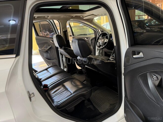 Ford Kuga-11