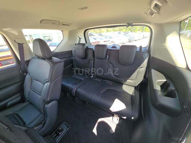Nissan Armada-11