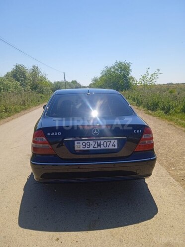 Mercedes E 220-2