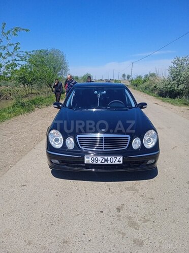 Mercedes E 220-1