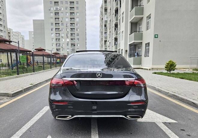 Mercedes E 300 e-4