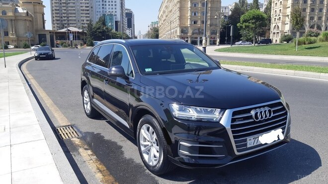 Audi Q7-3