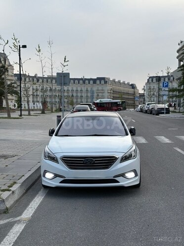 Hyundai Sonata-1