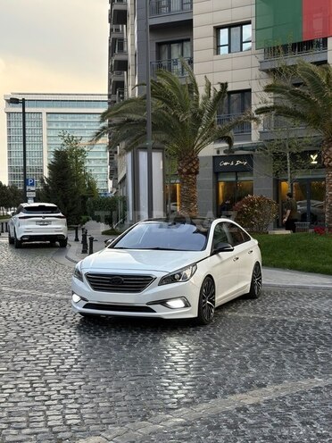 Hyundai Sonata-12