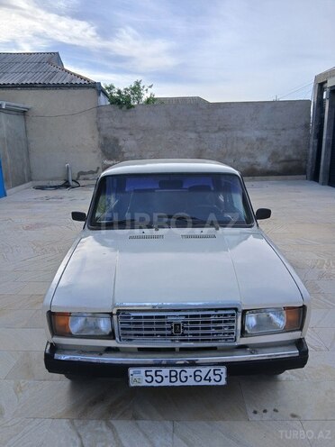 LADA (VAZ) 2107-1