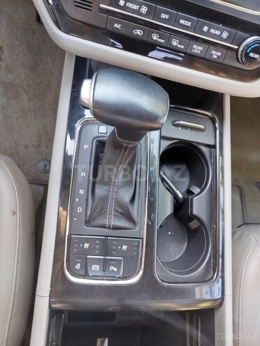 Kia Carnival-8