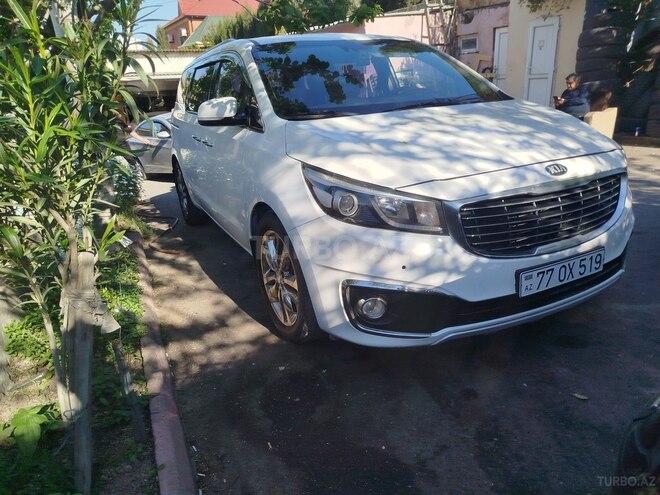 Kia Carnival-2
