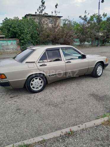 Mercedes 190-4