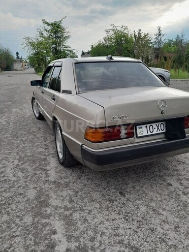 Mercedes 190-8