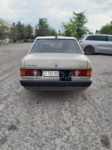 Mercedes 190-2