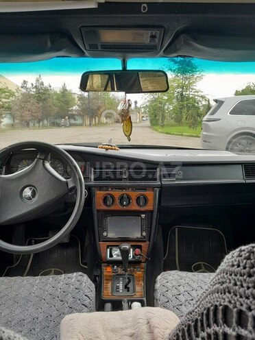 Mercedes 190-10
