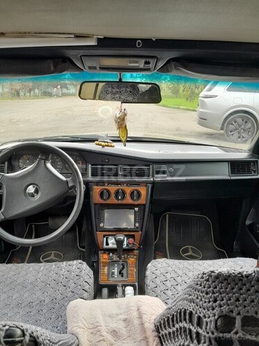 Mercedes 190-11