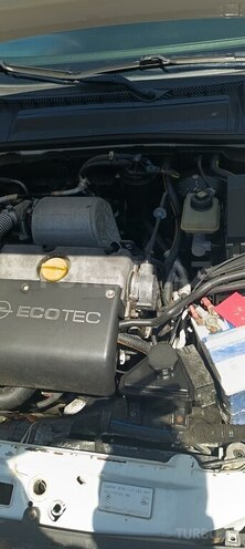 Opel Vectra-12