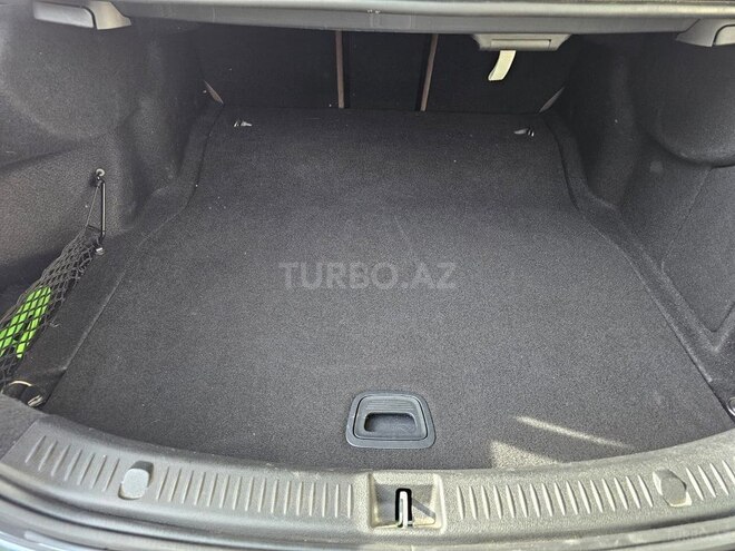 Mercedes E 220 d-6