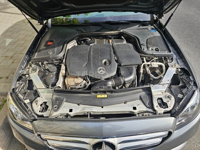 Mercedes E 220 d-5