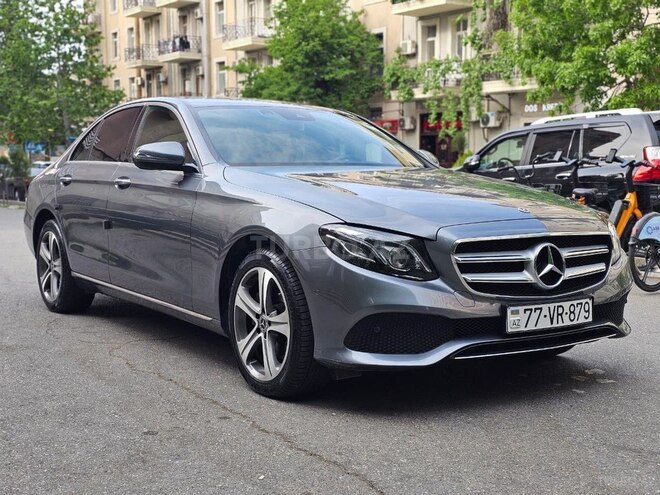 Mercedes E 220 d-2