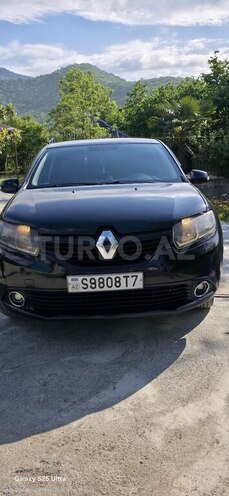 Renault Logan-1