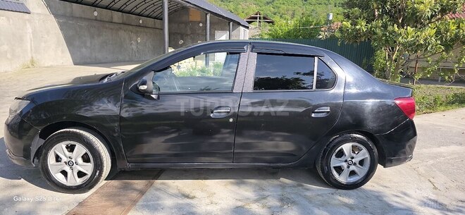 Renault Logan-3