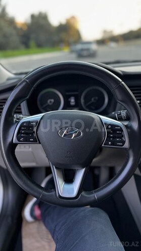 Hyundai Sonata-9