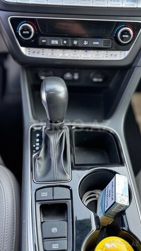 Hyundai Sonata-11