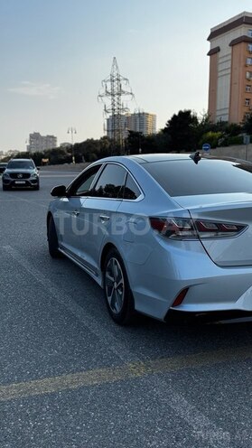 Hyundai Sonata-6
