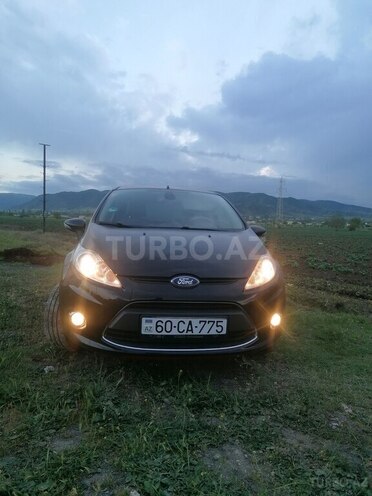Ford Fiesta-1