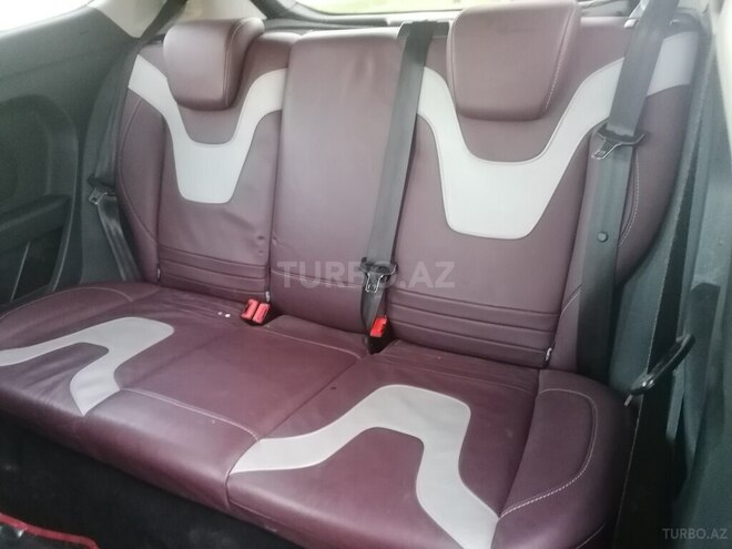 Ford Fiesta-6