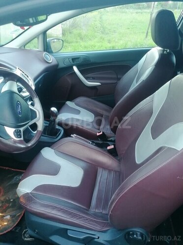 Ford Fiesta-9