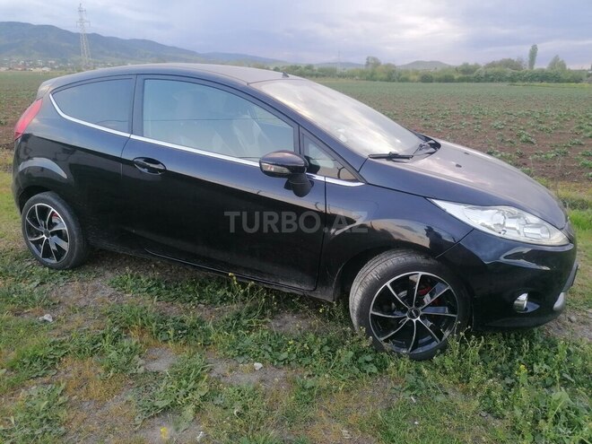 Ford Fiesta-10