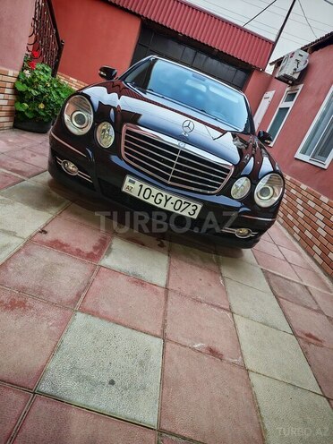 Mercedes E 220-1