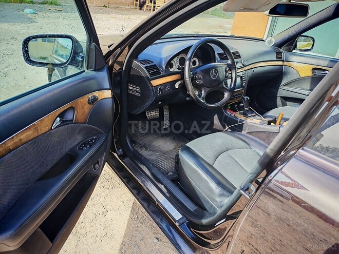 Mercedes E 220-10