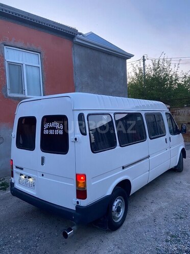 Ford Transit-4