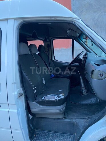 Ford Transit-7