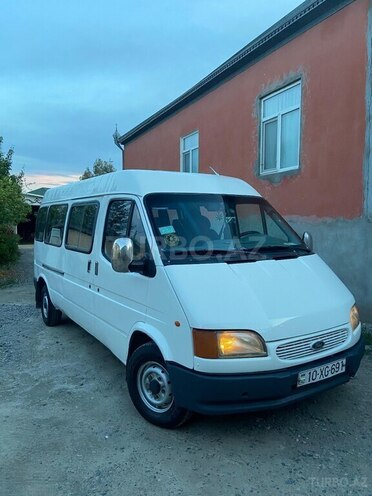 Ford Transit-5