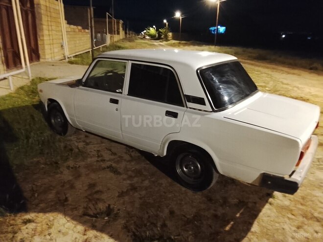 LADA (VAZ) 2107-2