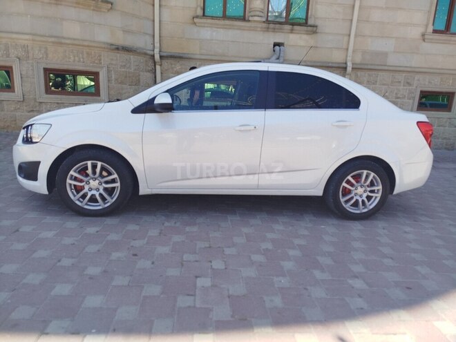Chevrolet Aveo-3