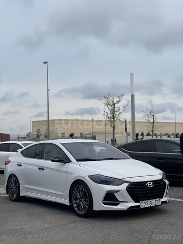 Hyundai Elantra-2