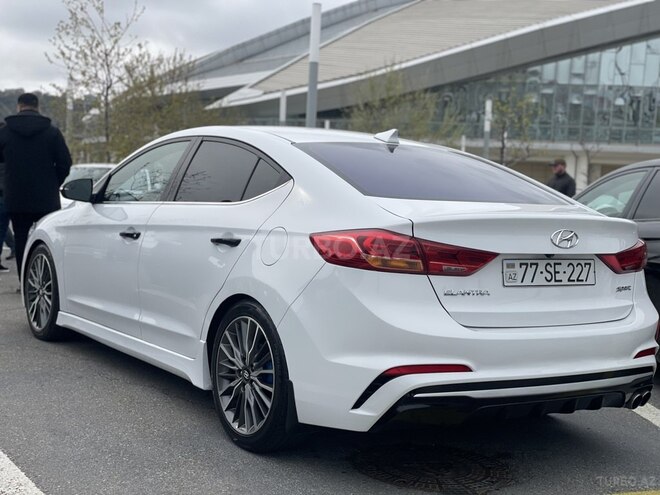 Hyundai Elantra-5