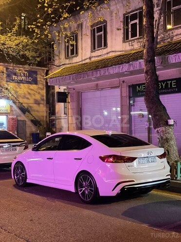 Hyundai Elantra-6