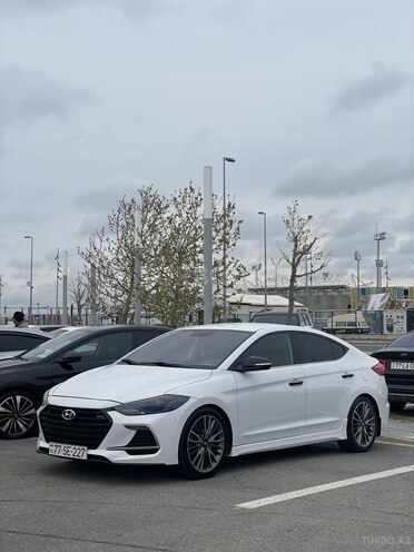 Hyundai Elantra-3