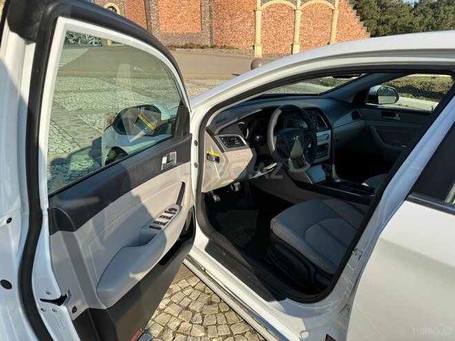 Hyundai Sonata-18