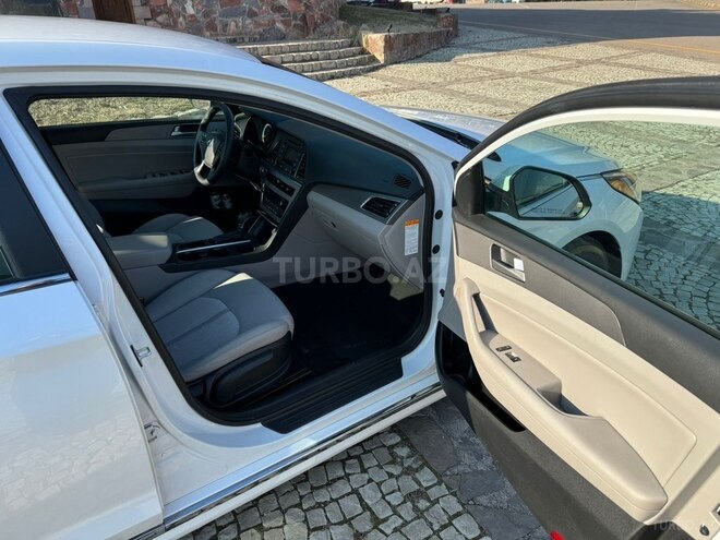 Hyundai Sonata-17