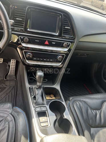 Hyundai Sonata-9